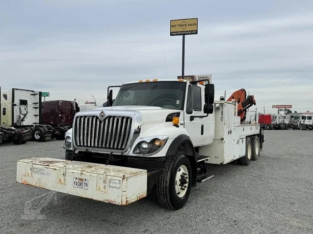 2009 PALFINGER PK12000 MOUNTED ON 2009 INTERNATIONAL WORKSTAR 7400