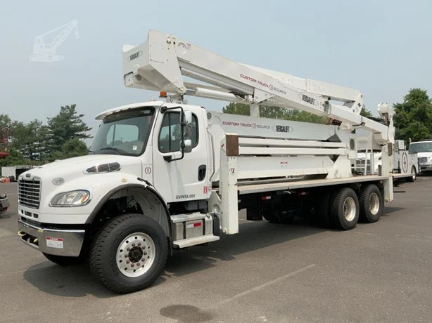 2018 VERSALIFT VST7500I-E108 MOUNTED ON 2019 FREIGHTLINER BUSINESS CLASS M2 106
