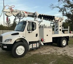2014 Terex COMMANDER 4047 MOUNTED ON 2015 FREIGHTLINER BUSINESS CLASS M2 106