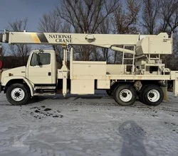 2001 National 800C MOUNTED ON 2001 FREIGHTLINER FL70