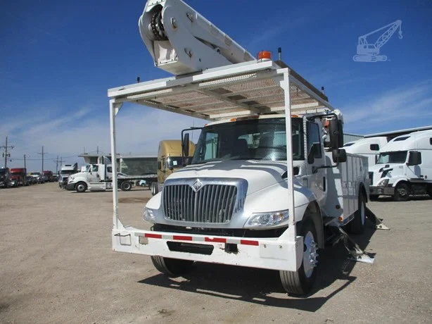 2009 ALTEC AN55EOC MOUNTED ON 2009 INTERNATIONAL DURASTAR 4300