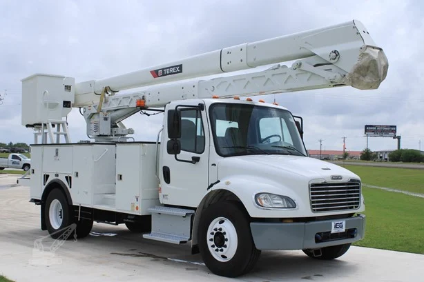 2016 TEREX HRX55 MOUNTED ON 2016 FREIGHTLINER BUSINESS CLASS M2 106