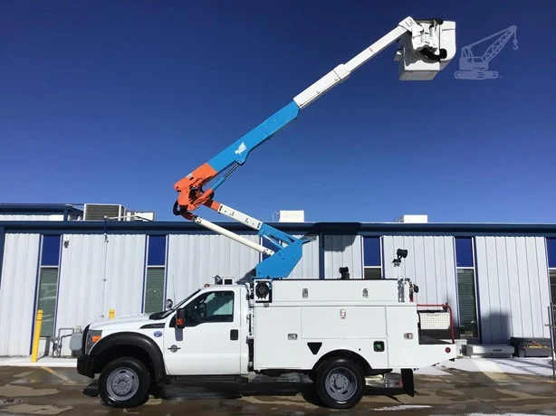 2013 ALTEC AT37G MOUNTED ON 2013 FORD F550
