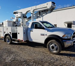 2017 VERSALIFT VST47I MOUNTED ON 2017 DODGE RAM 5500