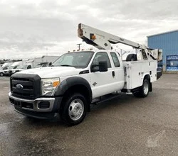 2011 Versalift ET32NF MOUNTED ON 2011 FORD F550