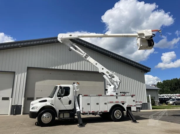 2016 Altec AM55 MOUNTED ON 2016 FREIGHTLINER BUSINESS CLASS M2 106