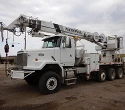 1999 NATIONAL 900 MOUNTED ON VOLVO ACL64B