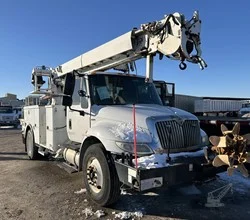 2013 ALTEC DM47TR MOUNTED ON 2013 INTERNATIONAL DURASTAR 4300