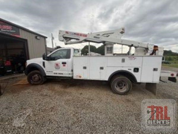 2018 VERSALIFT SST40EIH MOUNTED ON 2018 DODGE RAM 5500