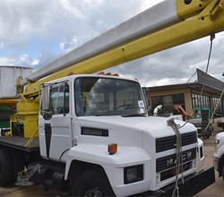 1989 Hi RANGER 5FA48PBI MOUNTED ON 1989 MACK MIDLINER CS200