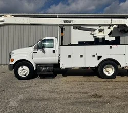 2009 VERSALIFT VO355MHI MOUNTED ON 2009 FORD F750
