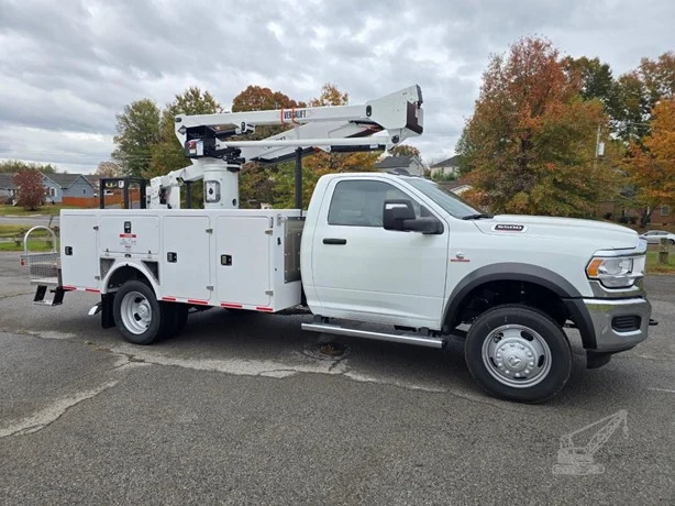 2025 Versalift SST40ENH MOUNTED ON 2024 RAM 5500 HD Bucket Trucks / Service Trucks for Rent