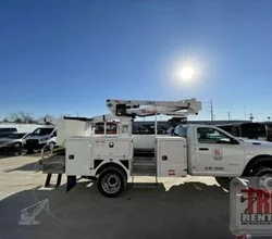 2020 Versalift SST40EIH MOUNTED ON 2020 RAM 5500 HD
