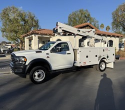 2025 VERSALIFT SST40EIH MOUNTED ON 2025 FORD F550
