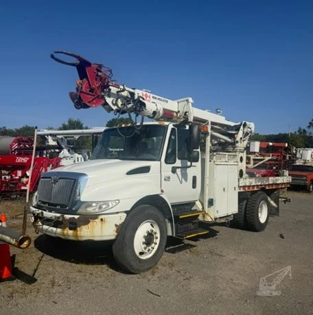 2002 TEREX COMMANDER 4045 MOUNTED ON 2002 INTERNATIONAL DURASTAR 4300