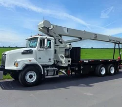 2013 National 900H MOUNTED ON WESTERN STAR 4700