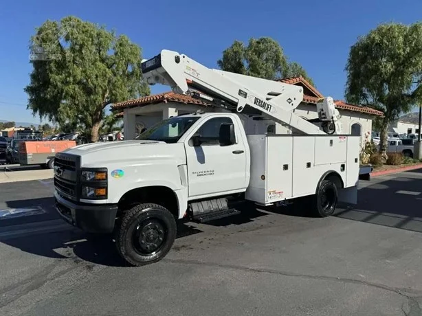 2022 VERSALIFT VST47MHI MOUNTED ON 2022 INTERNATIONAL CV
