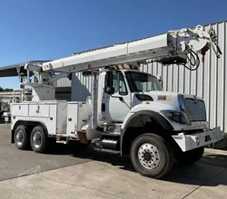 2013 Altec D3060BTR MOUNTED ON 2013 INTERNATIONAL WORKSTAR 7500