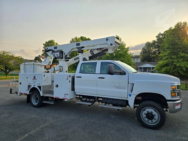 2023 Versalift VST47I MOUNTED ON 2023 CHEVROLET W5500HD Bucket Trucks / Service Trucks for Rent