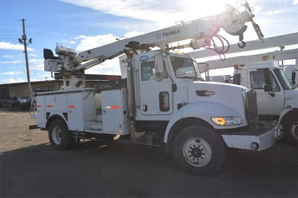 2007 TEREX COMMANDER 4047 MOUNTED ON 2007 PETERBILT 335