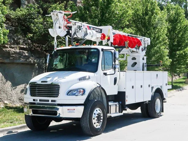 2026 TEREX COMMANDER 4047 MOUNTED ON 2027 FREIGHTLINER BUSINESS CLASS M2 106