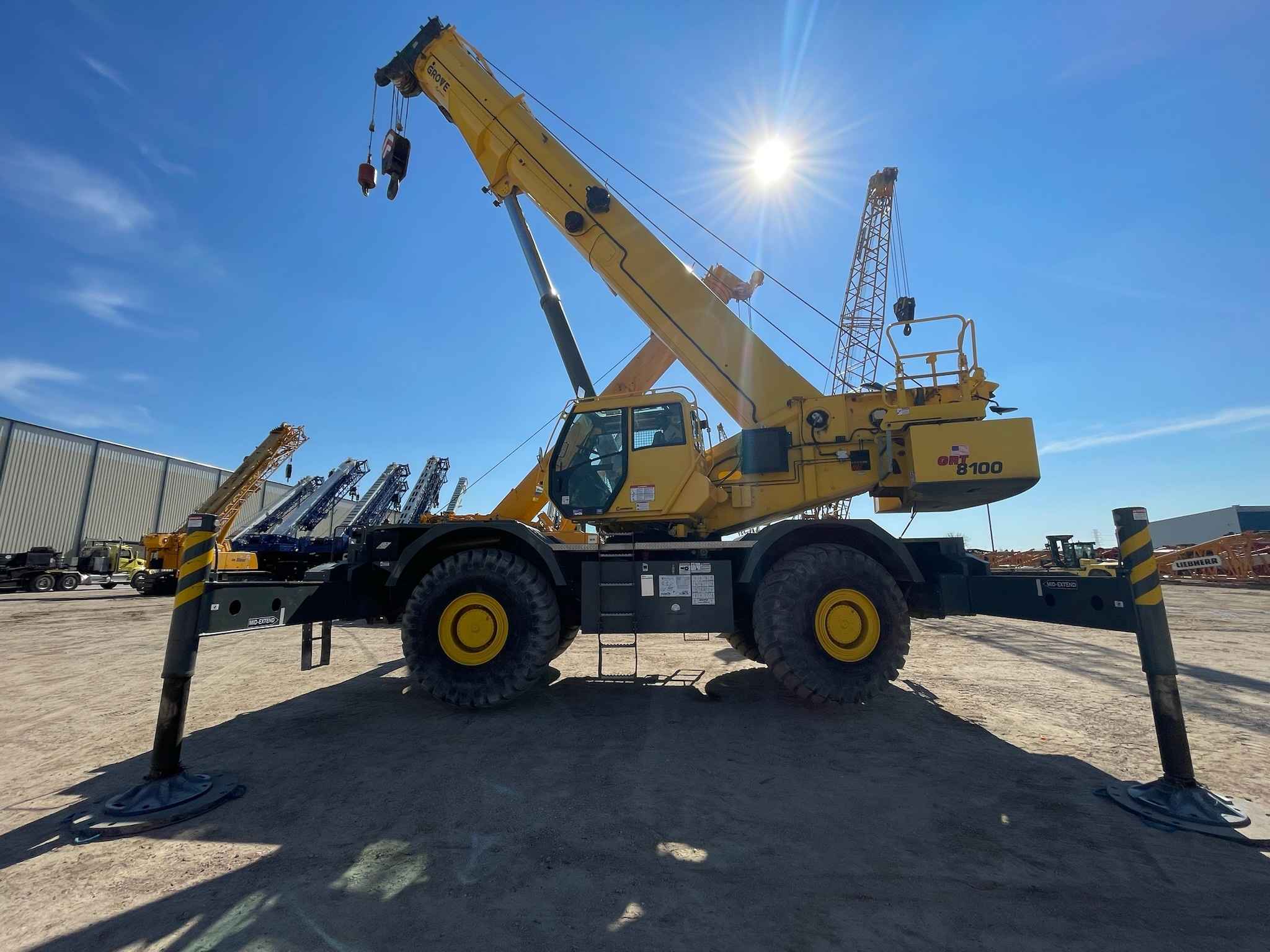 2019 Grove GRT8100