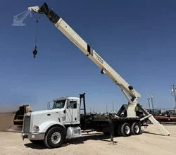 2010 NATIONAL 900A MOUNTED ON 2010 PETERBILT 367