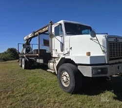 2002 Ustc 110-26 MOUNTED ON 2002 OSHKOSH FF2346