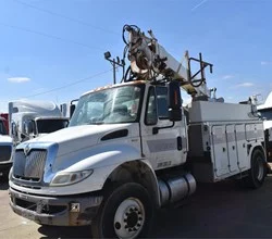 2011 TEREX COMMANDER 4045 MOUNTED ON 2011 INTERNATIONAL DURASTAR 4400