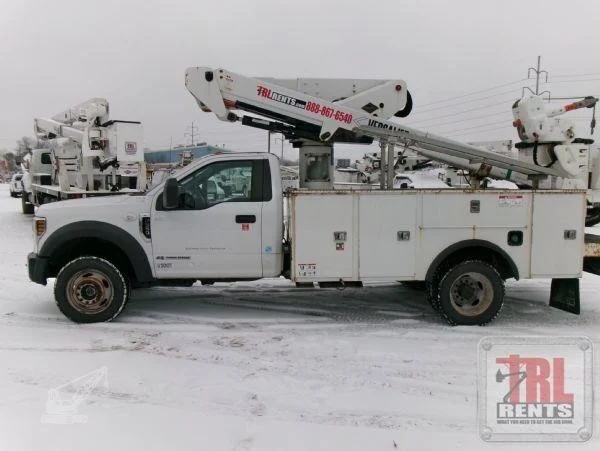 2019 VERSALIFT VST40MHI MOUNTED ON 2019 FORD F550
