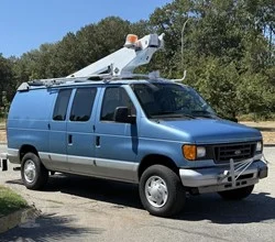 2006 Versalift VT28B MOUNTED ON 2006 FORD ECONOLINE 350