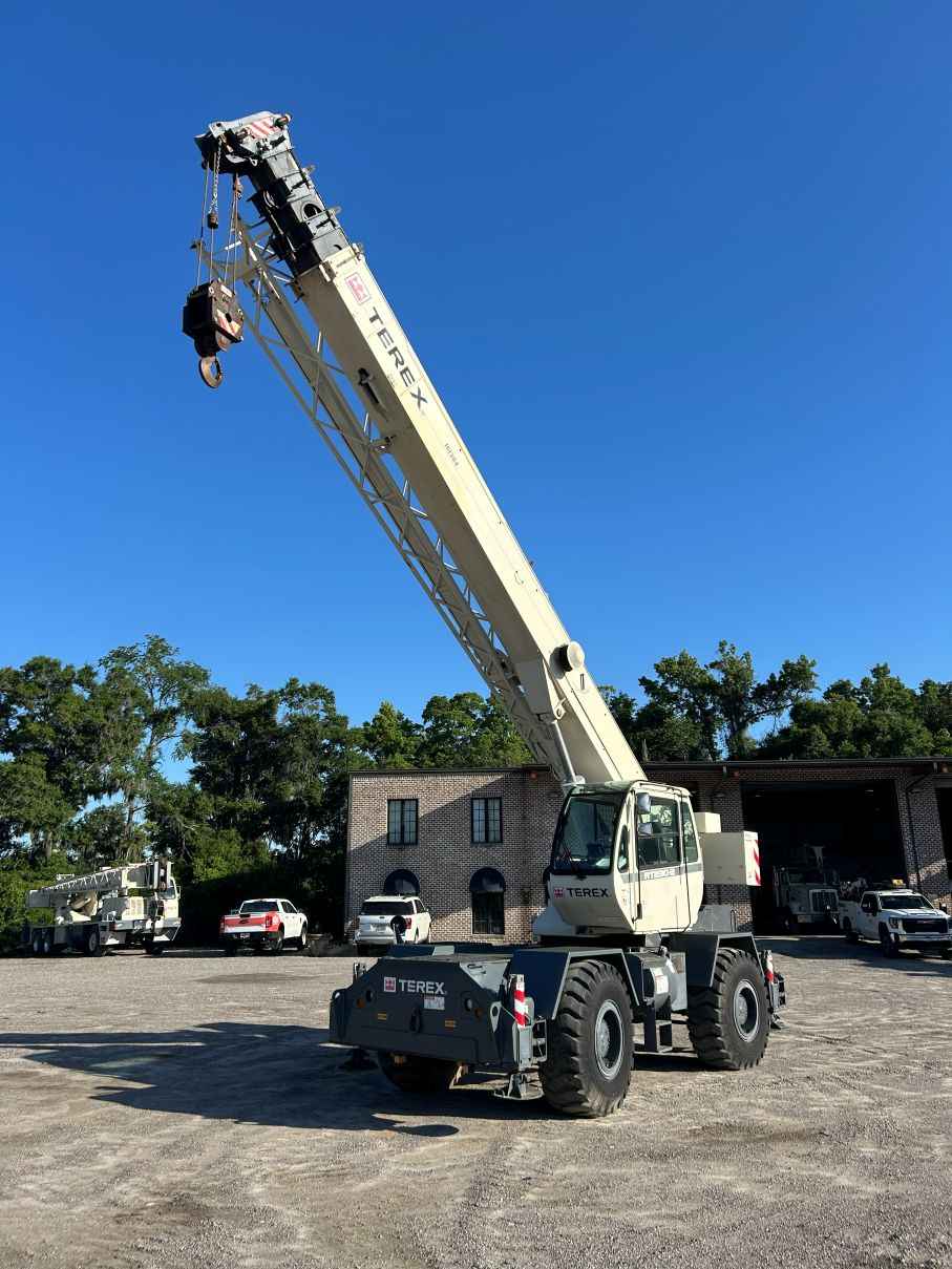 2013 Terex RT230