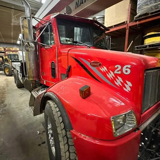 2005 National 14110 MOUNTED ON 2005 PETERBILT 567