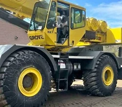 2002 Grove RT700E
