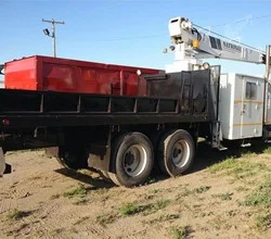 2000 National 300B MOUNTED ON 2000 INTERNATIONAL 4900