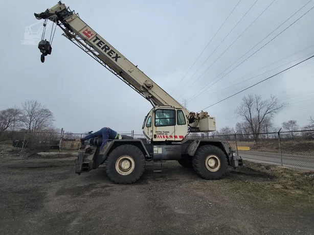 2001 TEREX RT335