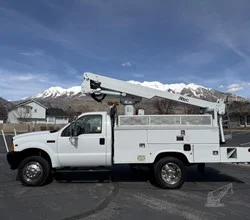 2001 Altec AT235 MOUNTED ON FORD F550