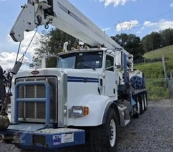 2012 NATIONAL 9125A MOUNTED ON 2012 PETERBILT 367