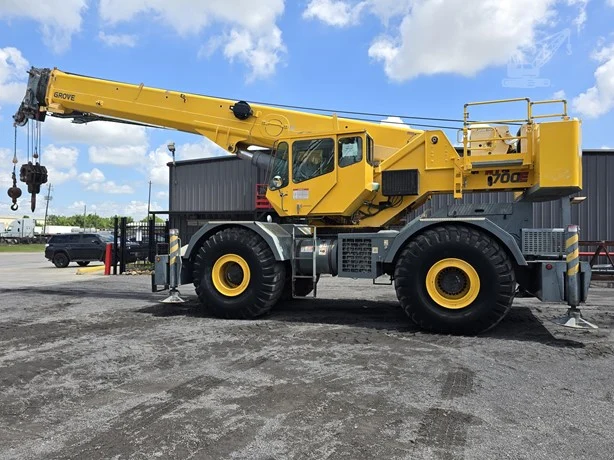 2008 GROVE RT700E