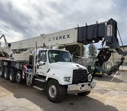 2012 TEREX CROSSOVER 6000 MOUNTED ON 2012 FREIGHTLINER 114SD