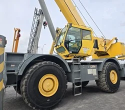 2011 GROVE RT880E