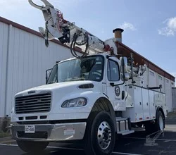 2023 Terex COMMANDER 4047 MOUNTED ON 2023 FREIGHTLINER BUSINESS CLASS M2 106 Digger Derricks for Sale