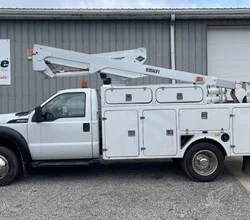 2011 VERSALIFT SST37ENH MOUNTED ON 2011 FORD F550
