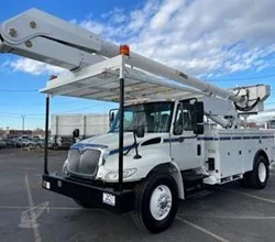2003 Altec AA755L MOUNTED ON 2003 INTERNATIONAL DURASTAR 4300