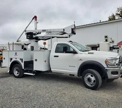 2019 VERSALIFT SST40EIH MOUNTED ON 2019 RAM 5500 HD