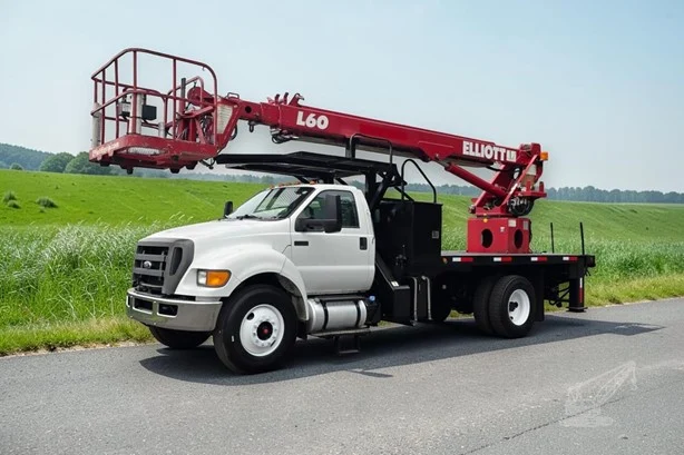 2014 Elliott L60R MOUNTED ON 2015 FORD F750