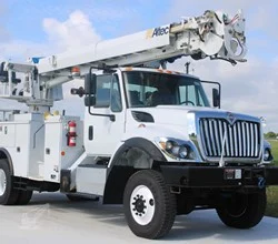 2016 Altec DM47BTR MOUNTED ON 2017 INTERNATIONAL WORKSTAR 7300