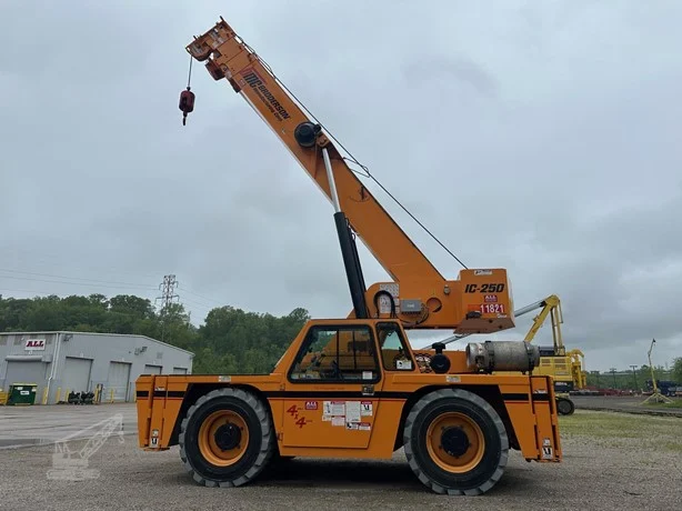 2023 BRODERSON IC250-3E