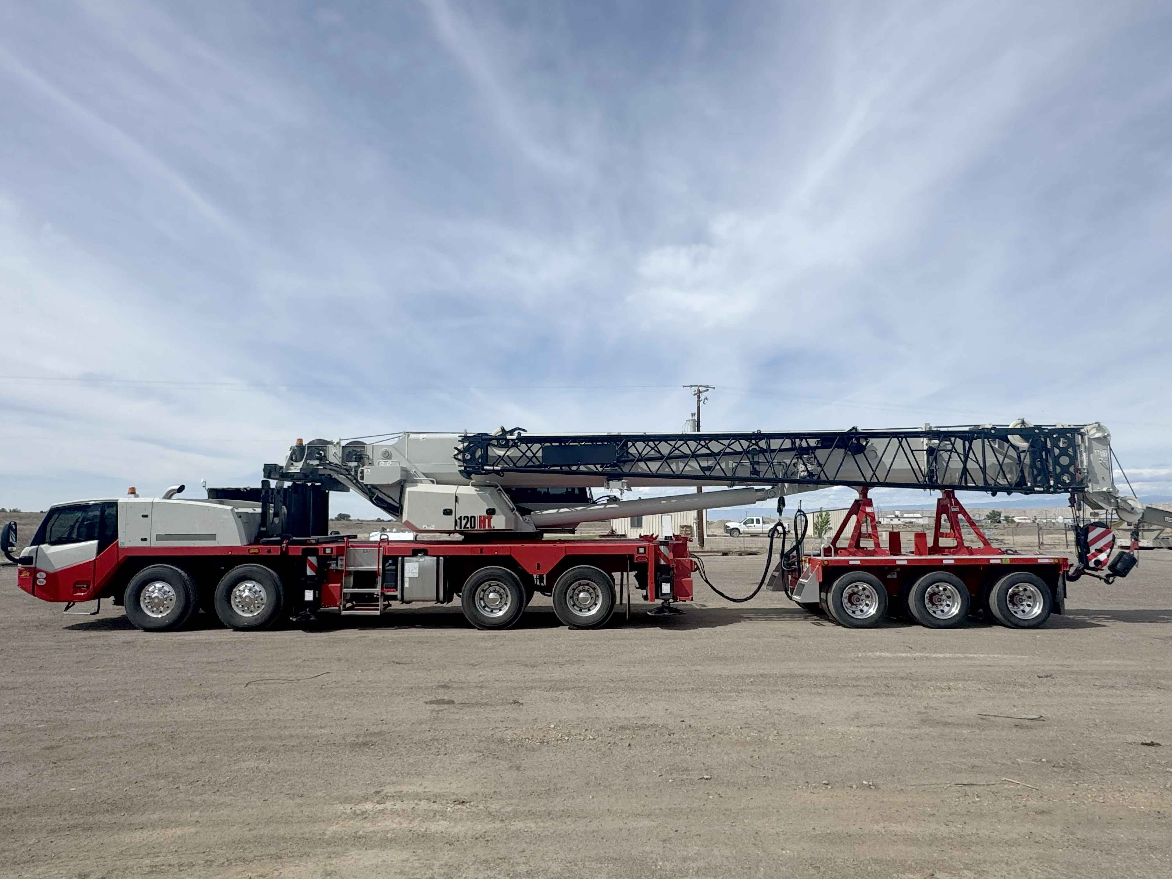 2025 Link-Belt 120HT LB