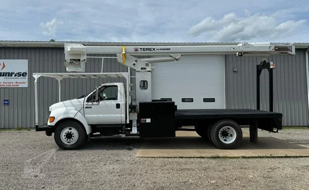 2007 HI RANGER XT55 MOUNTED ON 2007 FORD F750 SD